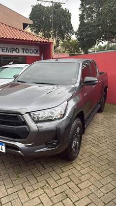 TOYOTA HILUX 2.8 D-4D TURBO DIESEL CD SR 4X4 AUTOMÁTICO TOYOTA HILUX 2.8 D-4D TURBO DIESEL CD SR 4X4 AUTOMÁTICO